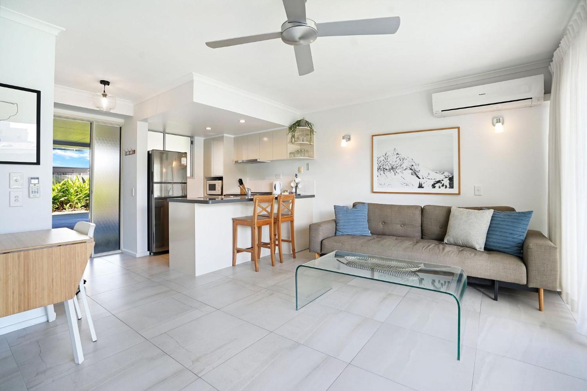 Noosa Parade Holiday Inn Экстерьер фото